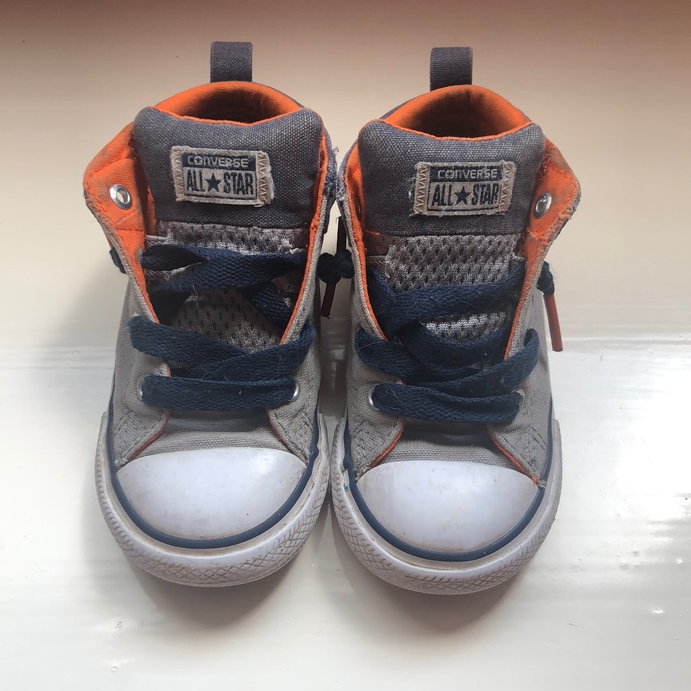 Converse Chuck Taylor Mid